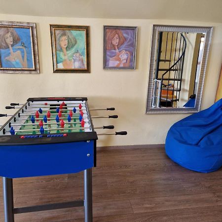 Amazing 5 Bedroom House Krumlov 82 - 4 Min Walk To Main Square เชสกี้ครุมลอฟ ภายนอก รูปภาพ