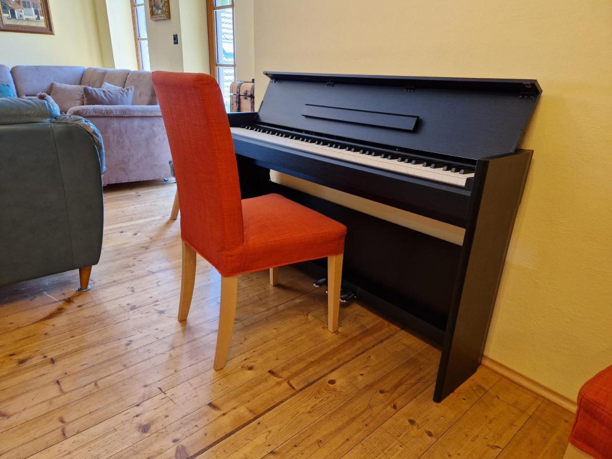 Amazing 5 Bedroom House Krumlov 82 - 4 Min Walk To Main Square เชสกี้ครุมลอฟ ภายนอก รูปภาพ