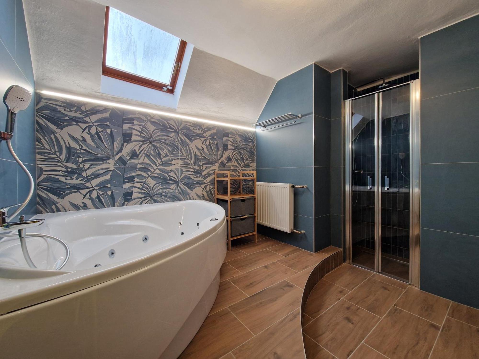 Amazing 5 Bedroom House Krumlov 82 - 4 Min Walk To Main Square เชสกี้ครุมลอฟ ภายนอก รูปภาพ