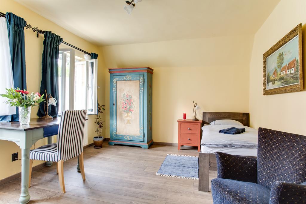 Amazing 5 Bedroom House Krumlov 82 - 4 Min Walk To Main Square เชสกี้ครุมลอฟ ภายนอก รูปภาพ