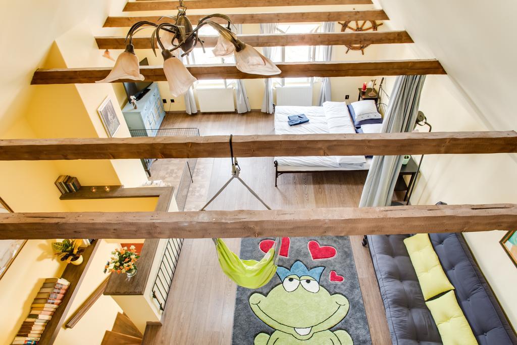 Amazing 5 Bedroom House Krumlov 82 - 4 Min Walk To Main Square เชสกี้ครุมลอฟ ภายนอก รูปภาพ
