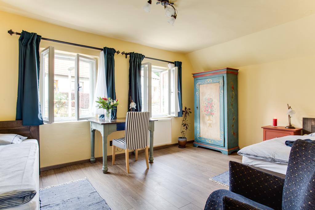 Amazing 5 Bedroom House Krumlov 82 - 4 Min Walk To Main Square เชสกี้ครุมลอฟ ภายนอก รูปภาพ