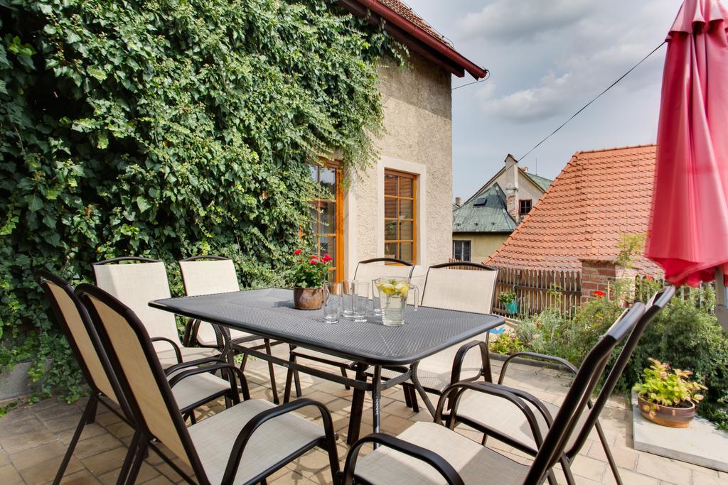 Amazing 5 Bedroom House Krumlov 82 - 4 Min Walk To Main Square เชสกี้ครุมลอฟ ภายนอก รูปภาพ