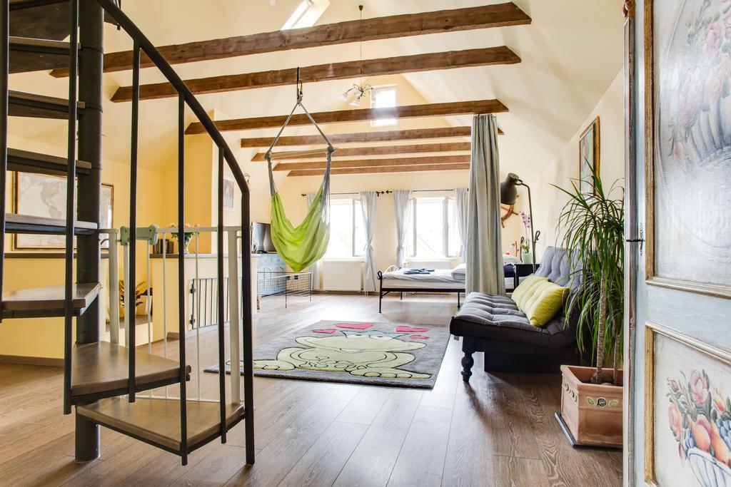 Amazing 5 Bedroom House Krumlov 82 - 4 Min Walk To Main Square เชสกี้ครุมลอฟ ภายนอก รูปภาพ